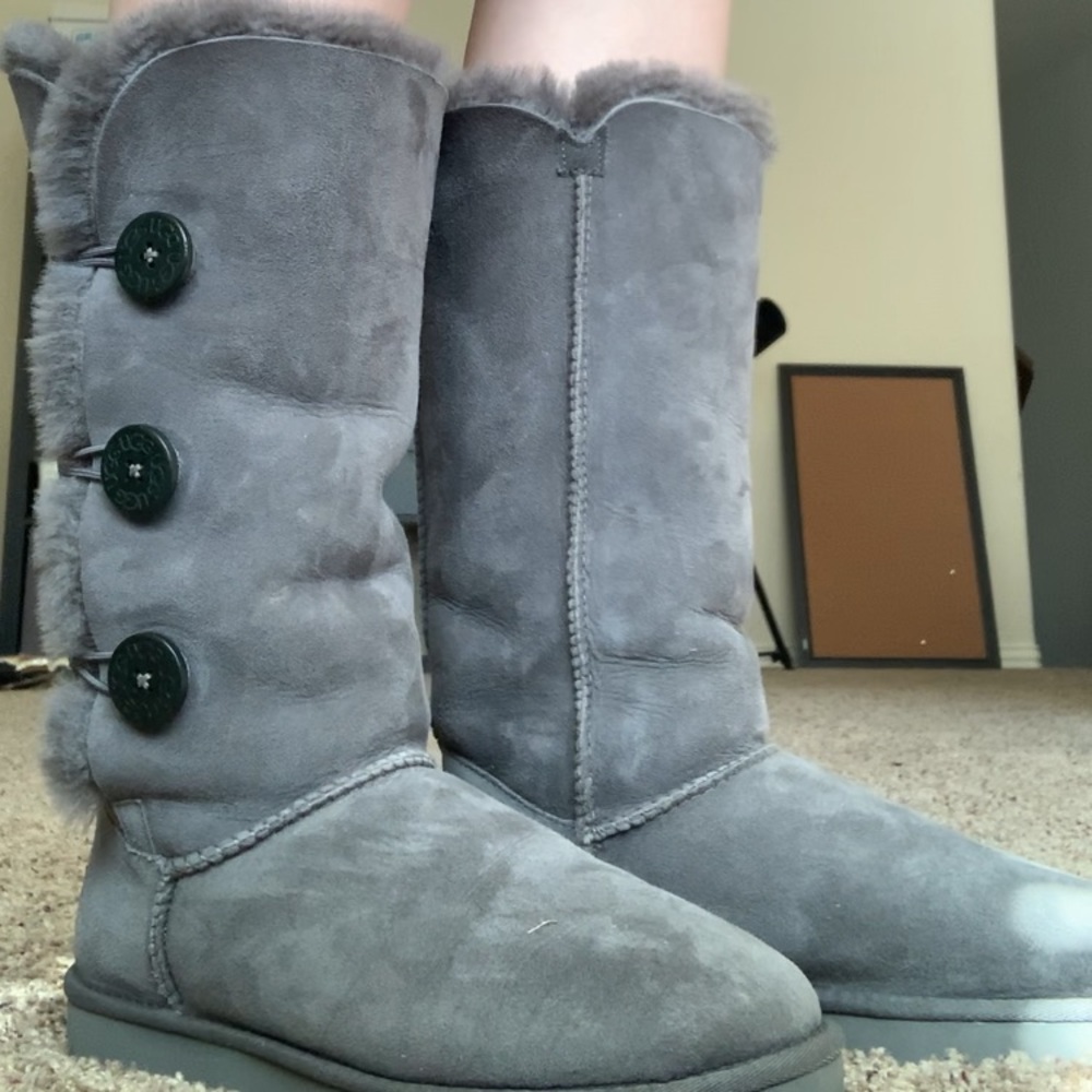 Bailey button triplet || boots